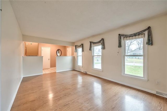 12721 W 100th Street, Lenexa, KS 66215