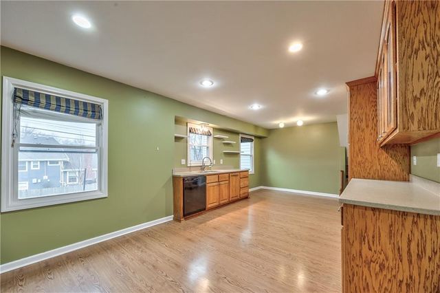 12721 W 100th Street, Lenexa, KS 66215