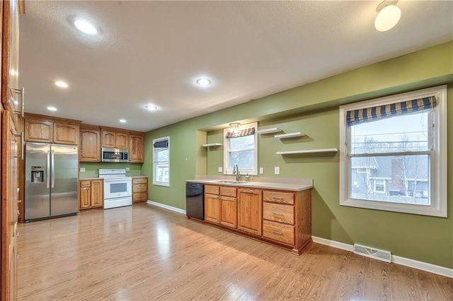 12721 W 100th Street, Lenexa, KS 66215