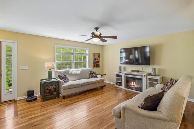 1548 Heller Rdg, Spring Hill, TN 37174