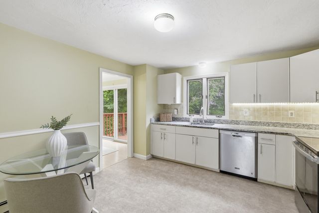 51 Hosmer St, Acton, MA 01720