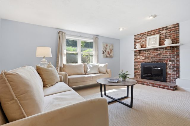 51 Hosmer St, Acton, MA 01720