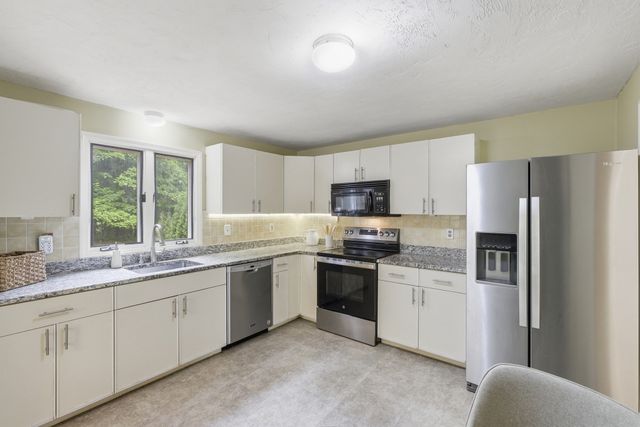 51 Hosmer St, Acton, MA 01720