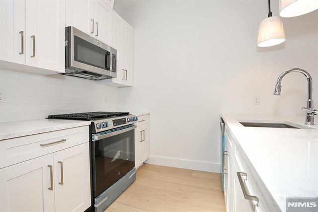 45 E Palisade Avenue 2A, Englewood, NJ 07631