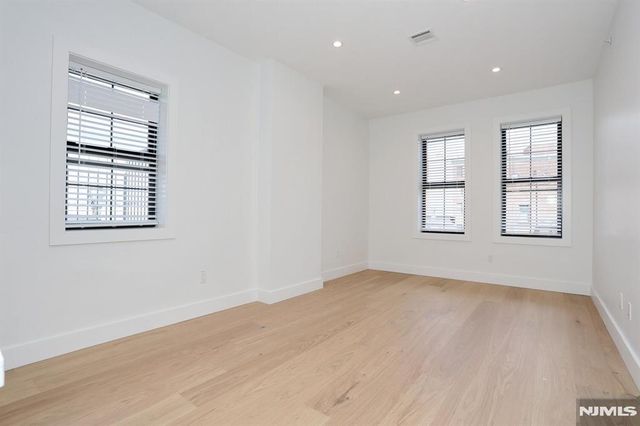 45 E Palisade Avenue 2A, Englewood, NJ 07631
