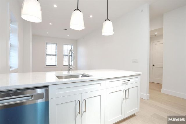 45 E Palisade Avenue 2A, Englewood, NJ 07631