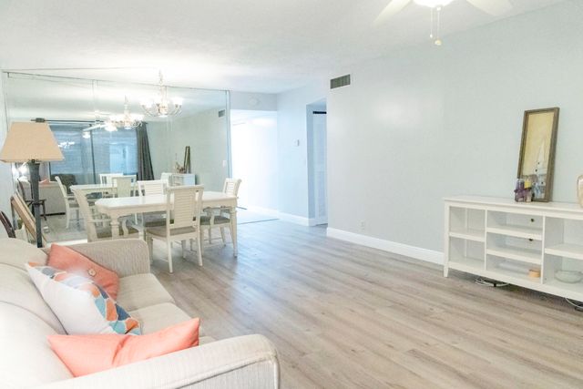 2851 Somerset Drive 116, Lauderdale Lakes, FL 33311