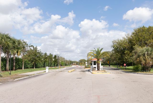 2851 Somerset Drive 116, Lauderdale Lakes, FL 33311