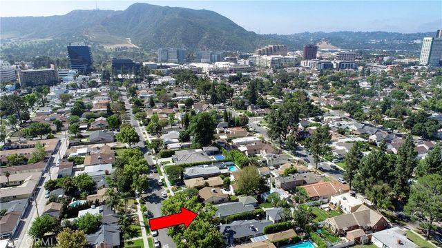 335 N Catalina Street, Burbank, CA 91505