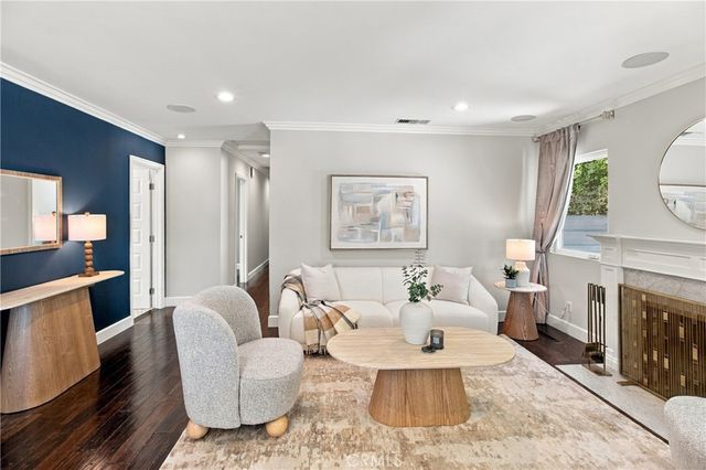 335 N Catalina Street, Burbank, CA 91505