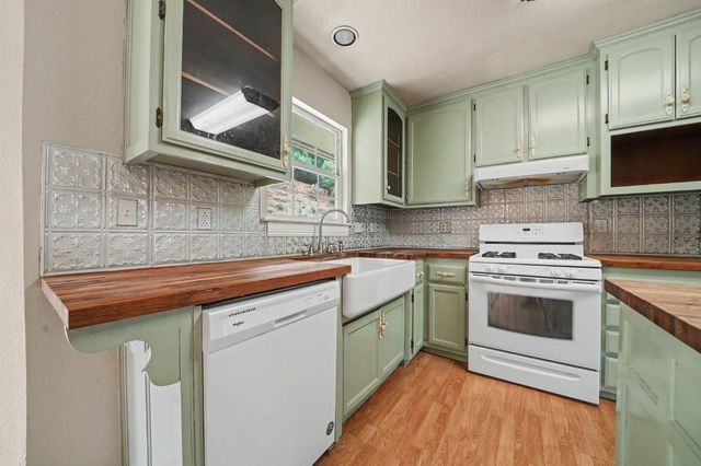 18567 Sugar Pine Dr, Pine Grove, CA 95665