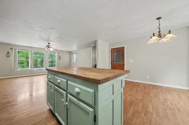 18567 Sugar Pine Dr, Pine Grove, CA 95665