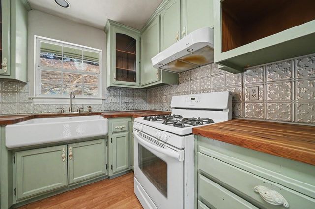 18567 Sugar Pine Dr, Pine Grove, CA 95665