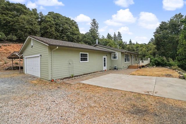 18567 Sugar Pine Dr, Pine Grove, CA 95665
