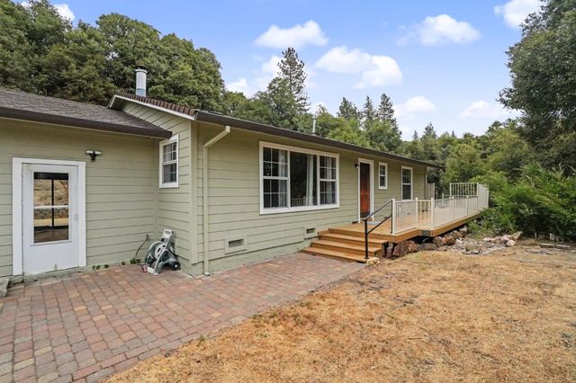 18567 Sugar Pine Dr, Pine Grove, CA 95665