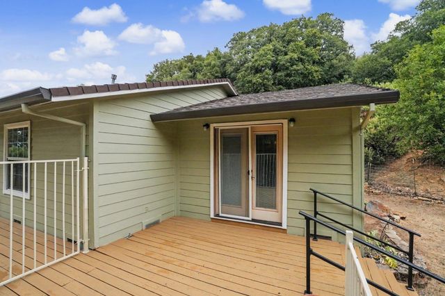 18567 Sugar Pine Dr, Pine Grove, CA 95665