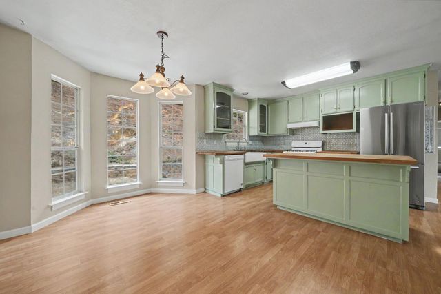 18567 Sugar Pine Dr, Pine Grove, CA 95665