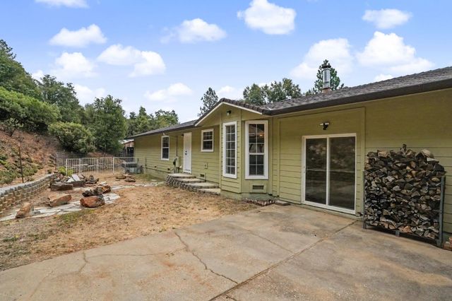 18567 Sugar Pine Dr, Pine Grove, CA 95665