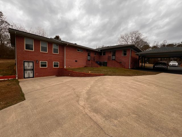 3840 Agawela Drive, Chattanooga, TN 37406