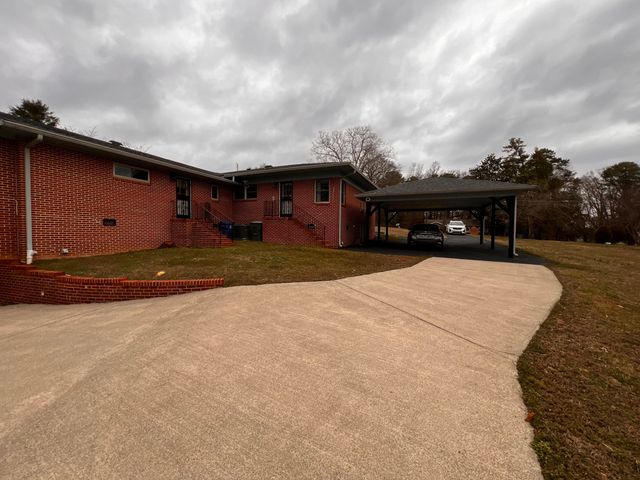 3840 Agawela Drive, Chattanooga, TN 37406