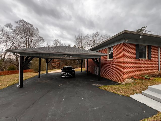 3840 Agawela Drive, Chattanooga, TN 37406