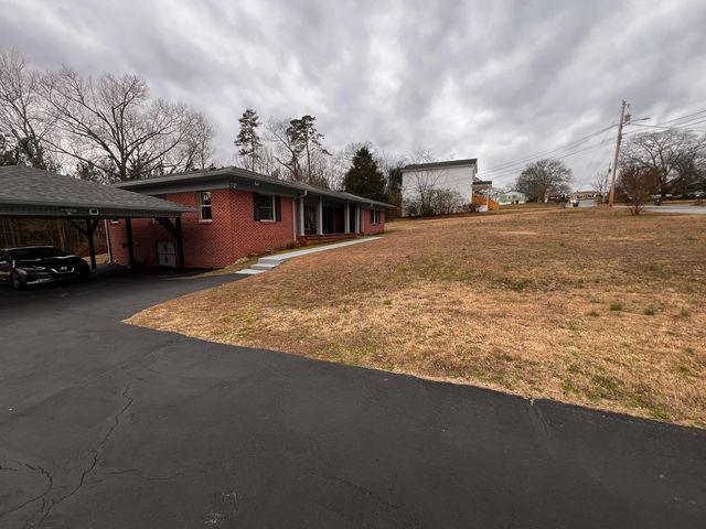3840 Agawela Drive, Chattanooga, TN 37406