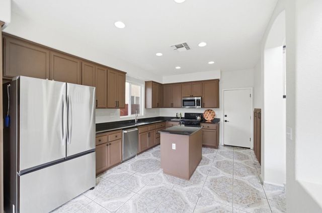 3823 Broadland St, Sacramento, CA 95834