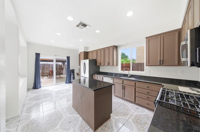 3823 Broadland St, Sacramento, CA 95834