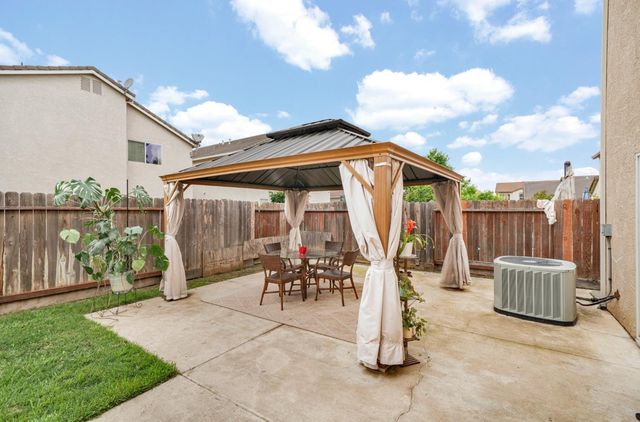 3823 Broadland St, Sacramento, CA 95834