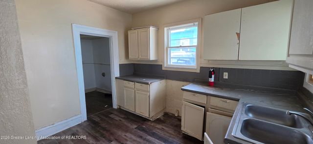 1122 Prospect Street, Lansing, MI 48912