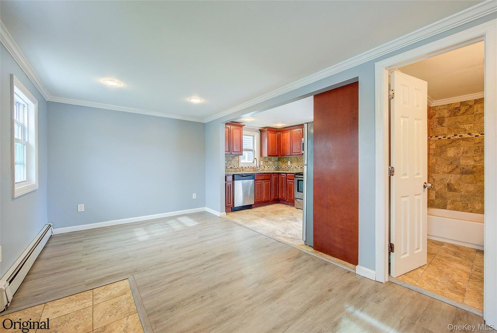 55 Main Avenue, Wheatley Heights, NY 11798 — photo 4