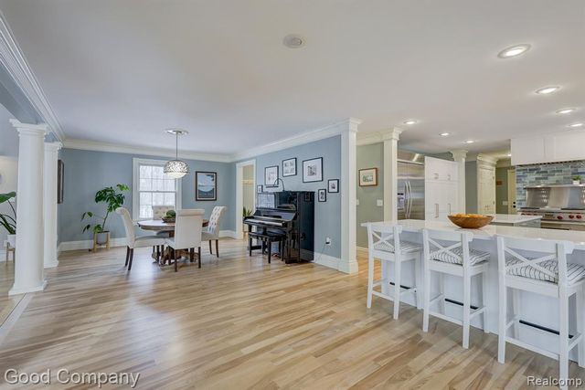 2190 Mac Farm Circle, Milford, MI 48380