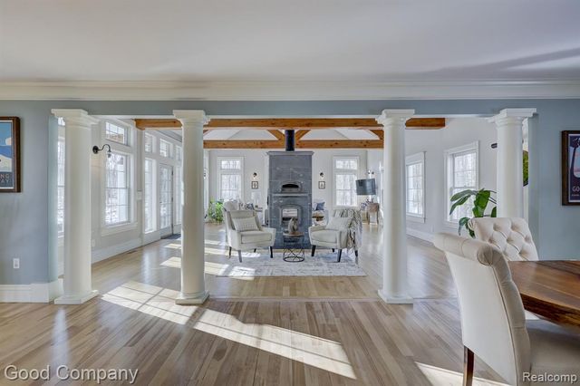 2190 Mac Farm Circle, Milford, MI 48380