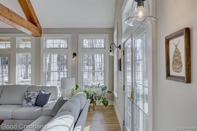 2190 Mac Farm Circle, Milford, MI 48380