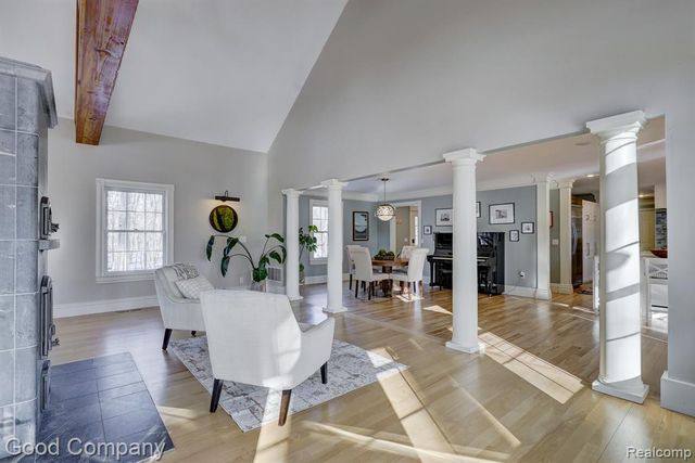 2190 Mac Farm Circle, Milford, MI 48380