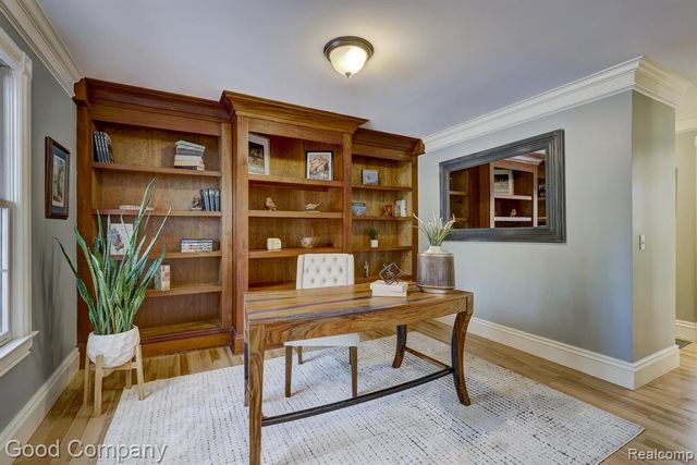 2190 Mac Farm Circle, Milford, MI 48380