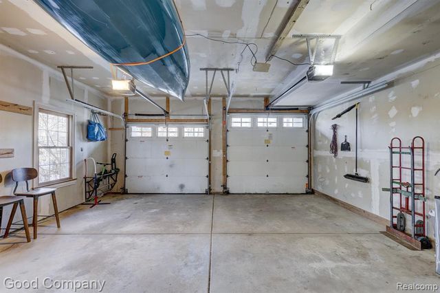 2190 Mac Farm Circle, Milford, MI 48380