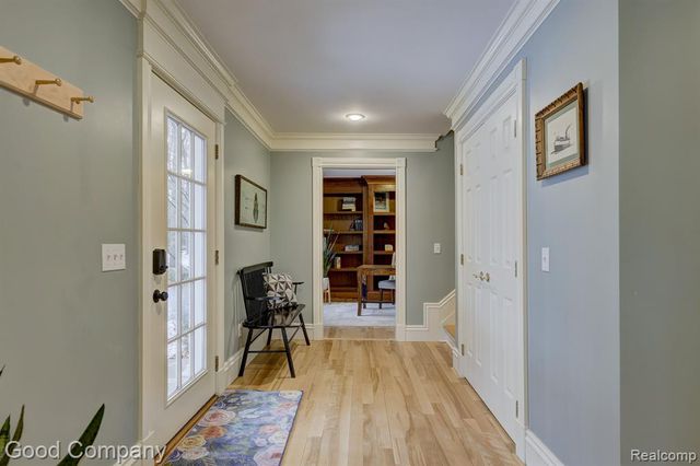 2190 Mac Farm Circle, Milford, MI 48380