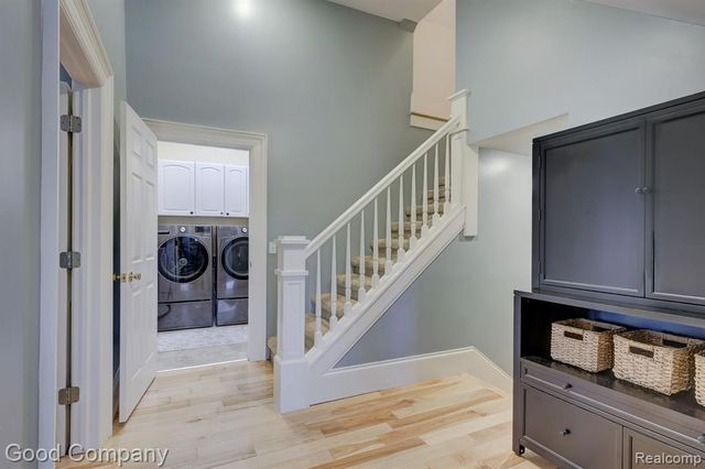 2190 Mac Farm Circle, Milford, MI 48380