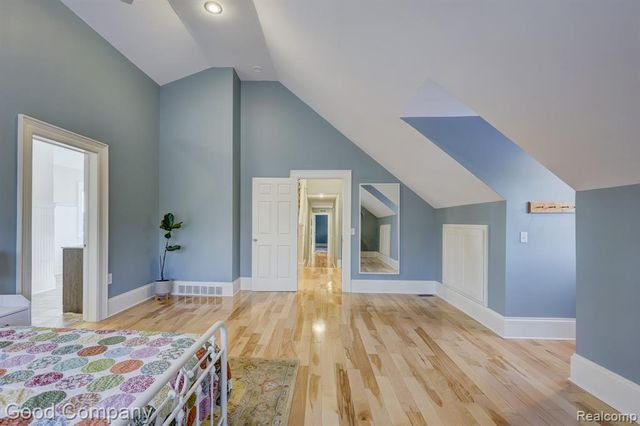 2190 Mac Farm Circle, Milford, MI 48380