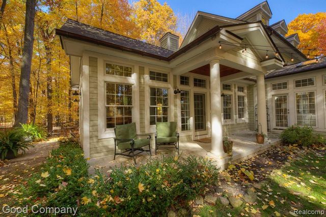 2190 Mac Farm Circle, Milford, MI 48380