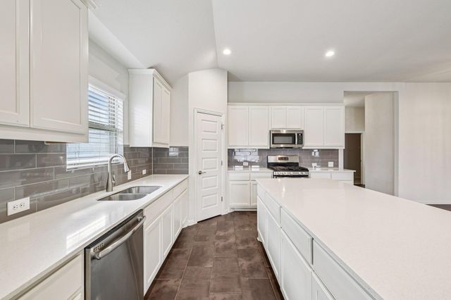 1012 Zacarias DR, Leander, TX 78641