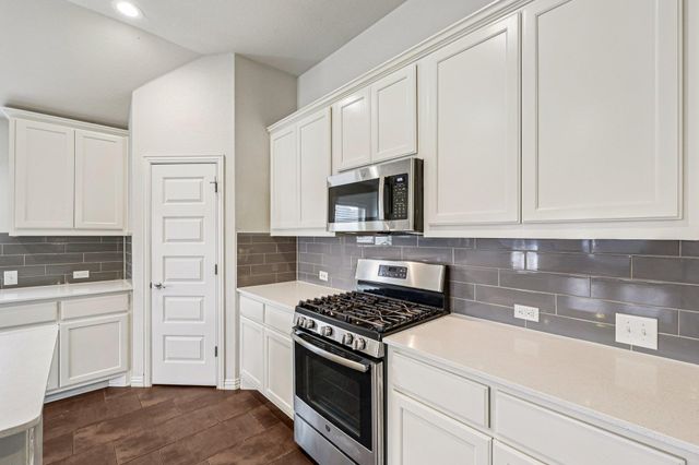 1012 Zacarias DR, Leander, TX 78641