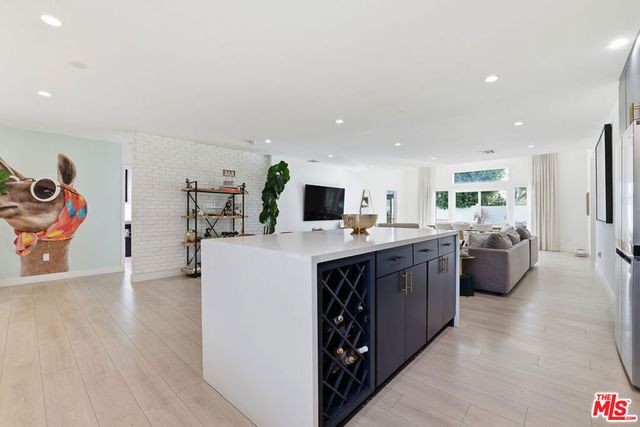 17460 Cohasset Street, Van Nuys, CA 91406