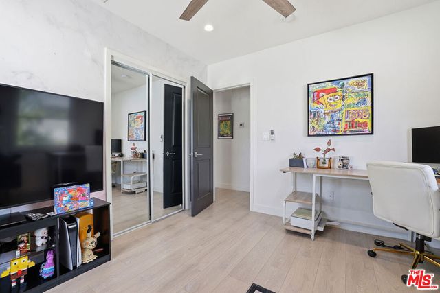 17460 Cohasset Street, Van Nuys, CA 91406