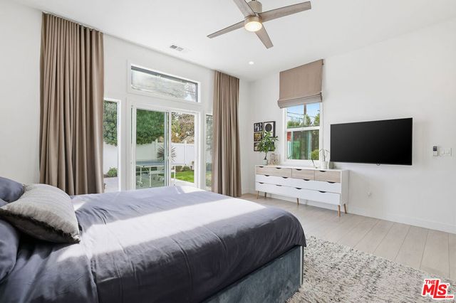 17460 Cohasset Street, Van Nuys, CA 91406