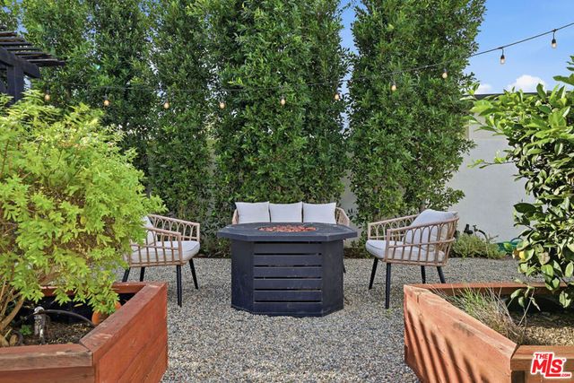 17460 Cohasset Street, Van Nuys, CA 91406