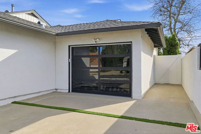 17460 Cohasset Street, Van Nuys, CA 91406