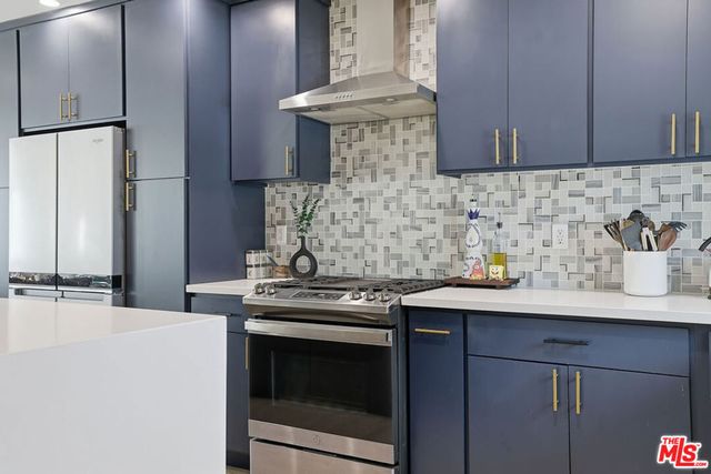 17460 Cohasset Street, Van Nuys, CA 91406