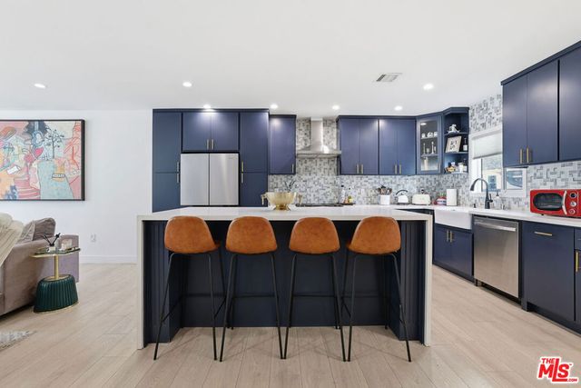 17460 Cohasset Street, Van Nuys, CA 91406